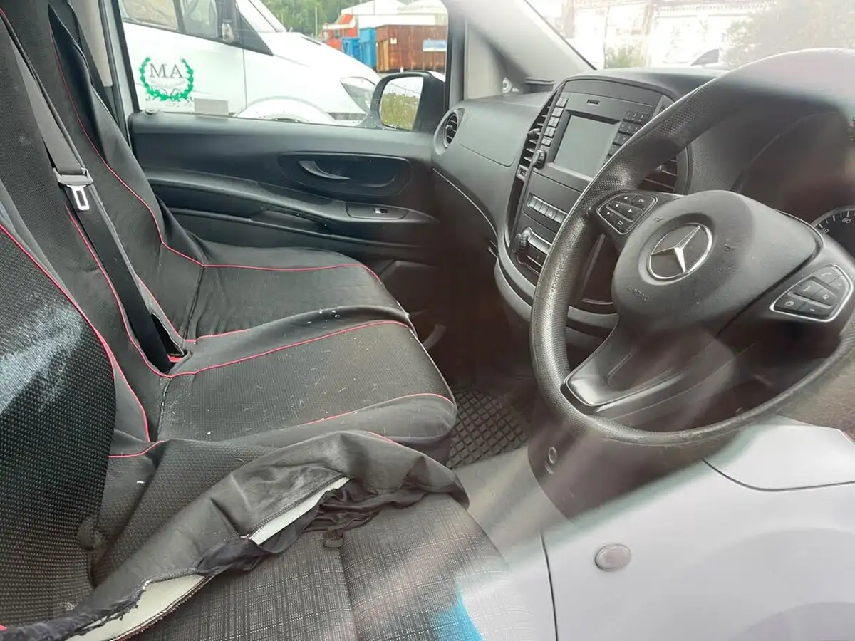 2016-mercedes-benz-vito-21cdi-114-bluetec-panel-extra-long-big-22