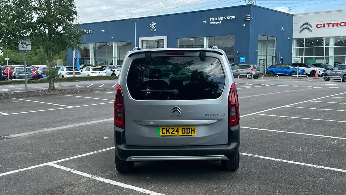 2024-citroen-berlingo-e-flair-xtr-m-size-big-8