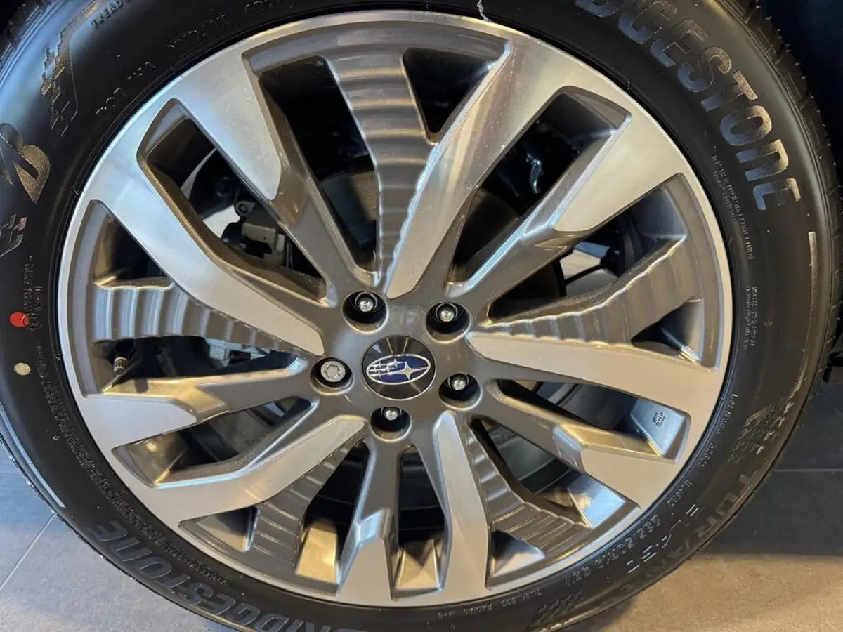 2025-subaru-forester-20-e-boxer-touring-big-14