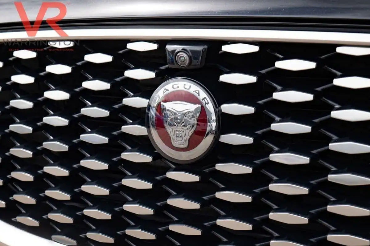 2021-jaguar-f-pace-20-d200-s-mhev-big-45