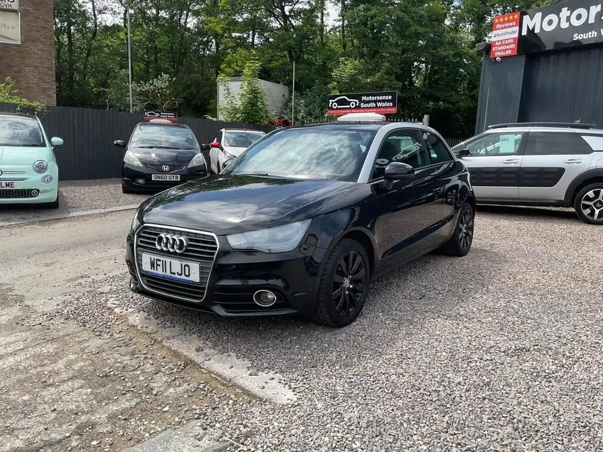 2011-audi-a1-14-sport-tfsi-hatchback-3d-big-35