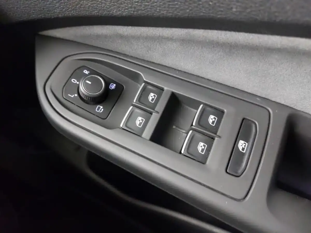 2021-volkswagen-golf-20-tsi-r-hatchback-big-11