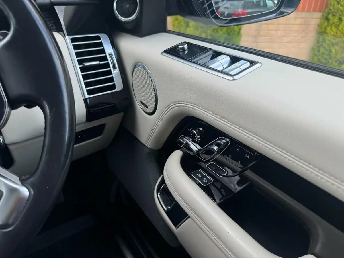 2019-land-rover-range-rover-30-sdv6-vogue-big-12
