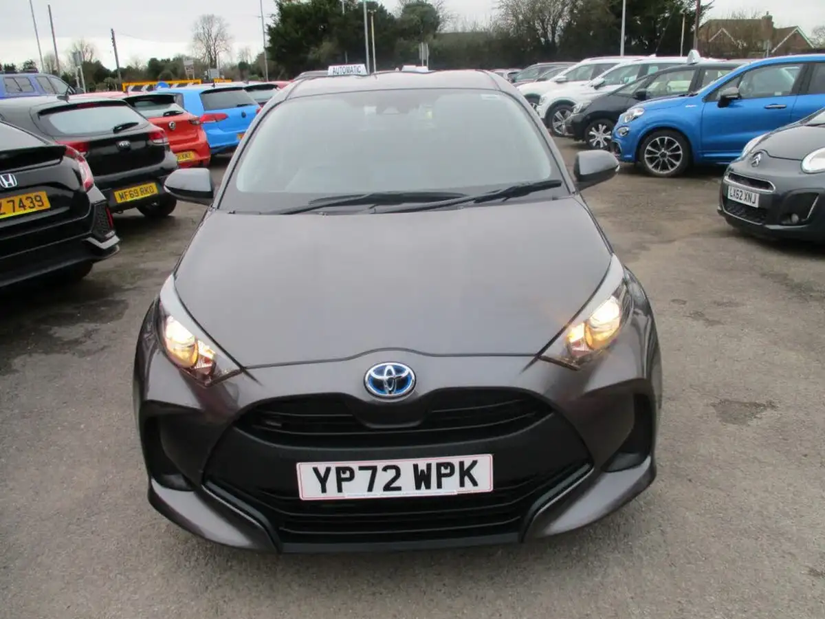 2022-toyota-yaris-15-vvt-i-icon-big-3