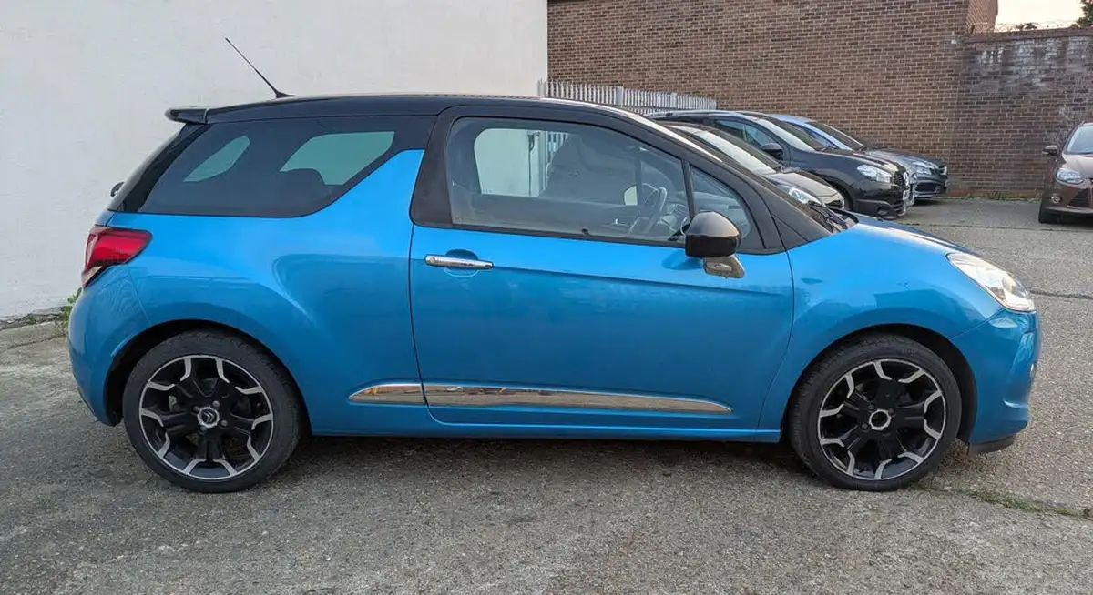 2012-citroen-ds3-16e-hdi-dsport-big-15