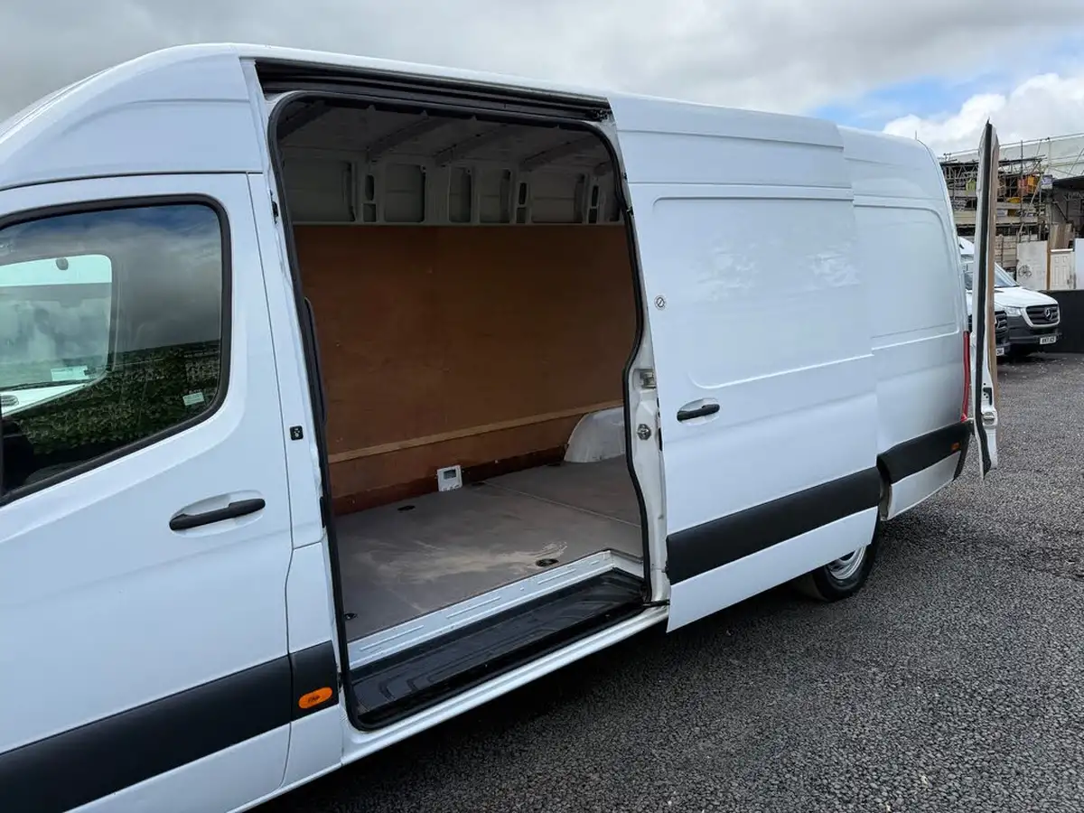 2018-mercedes-benz-sprinter-21cdi-311-l2h1-panel-van-rwd-eco-gear-360-big-13