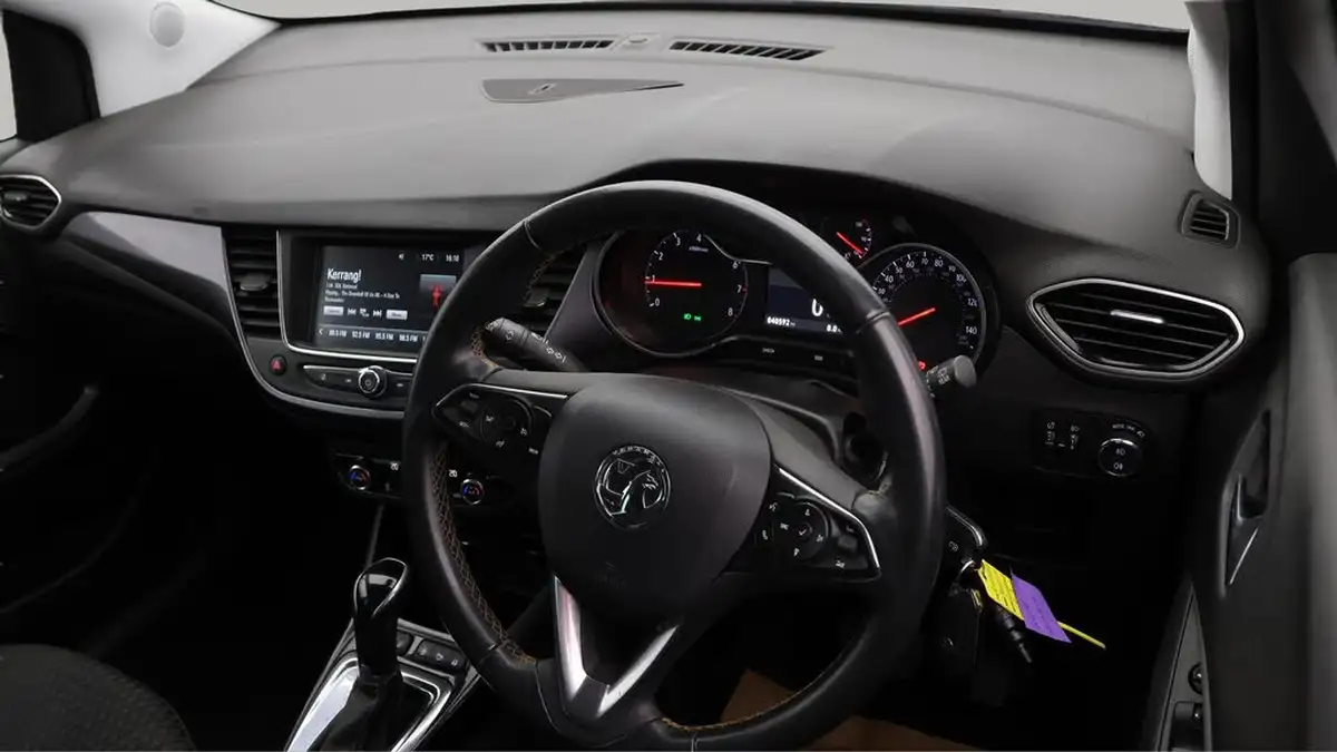 2020-vauxhall-crossland-x-12-elite-130ps-turbo-auto-big-9