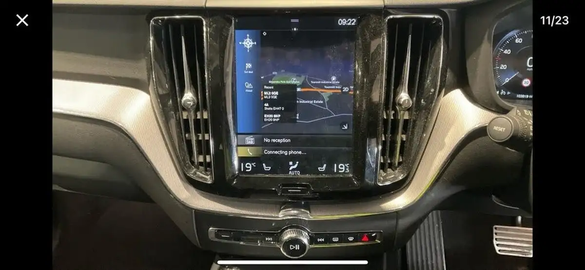 2018-volvo-xc60-20-t8-r-design-big-10