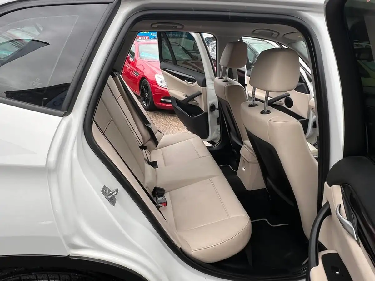 2013-bmw-x1-20td-sdrive18d-xline-auto-big-30