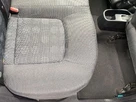 2009-hyundai-i10-12-comfort-76bhp-small-32