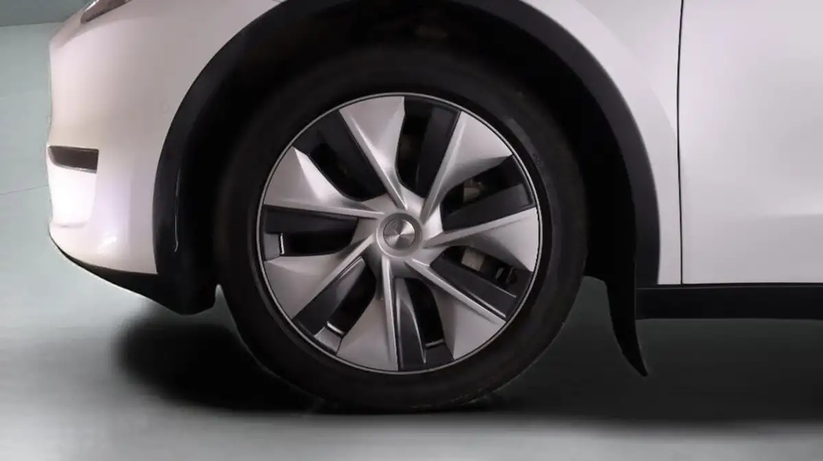 2022-tesla-model-y-e-long-range-big-17