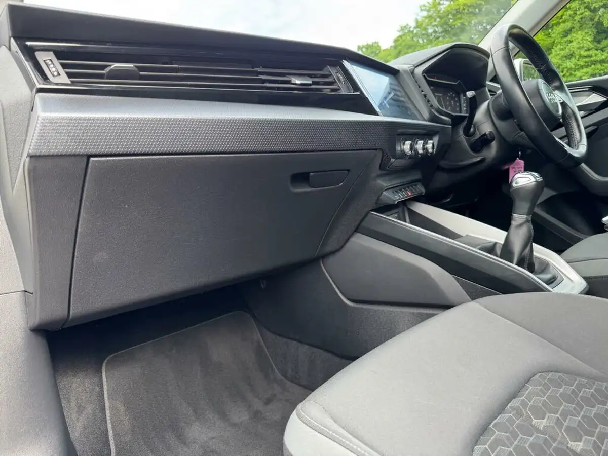 2019-audi-a1-15-35-tfsi-sport-ss-big-13