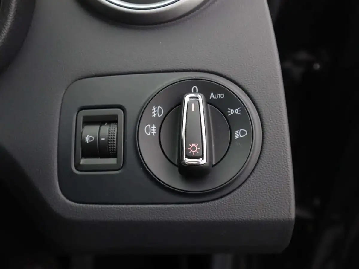 2017-seat-ibiza-14-ecotsi-fr-technology-hatchback-5d-big-52