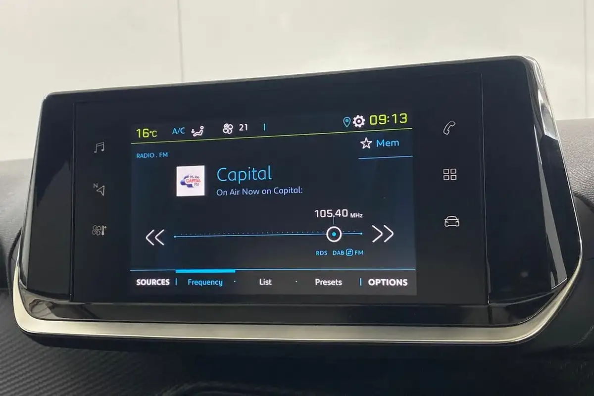 2021-peugeot-208-e-allure-premium-50kwh-big-17