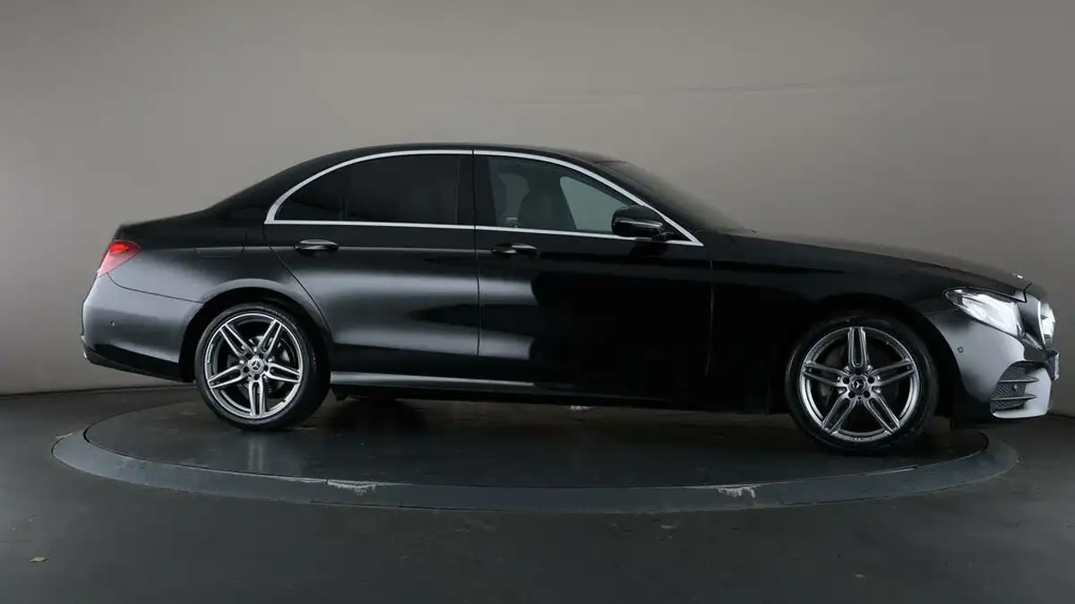 2019-mercedes-benz-e-class-20-e200-amg-line-saloon-4d-big-58