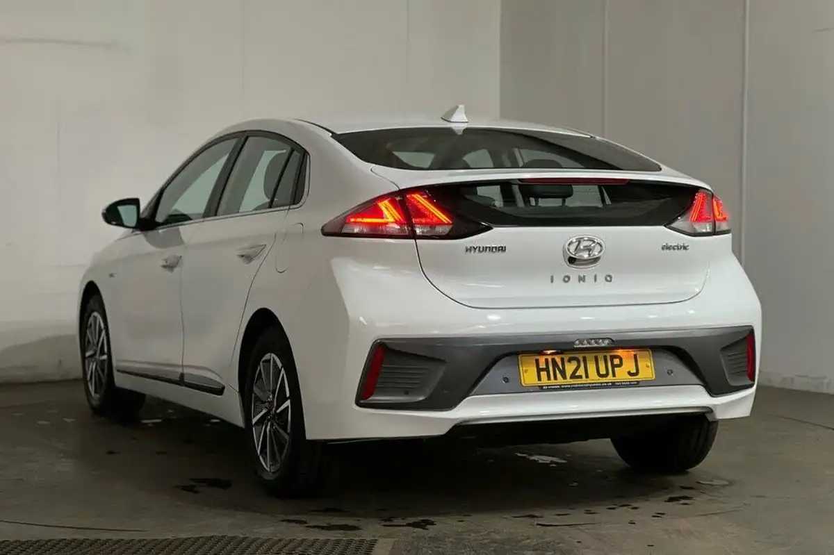 2021-hyundai-ioniq-e-premium-electric-100kw-big-21