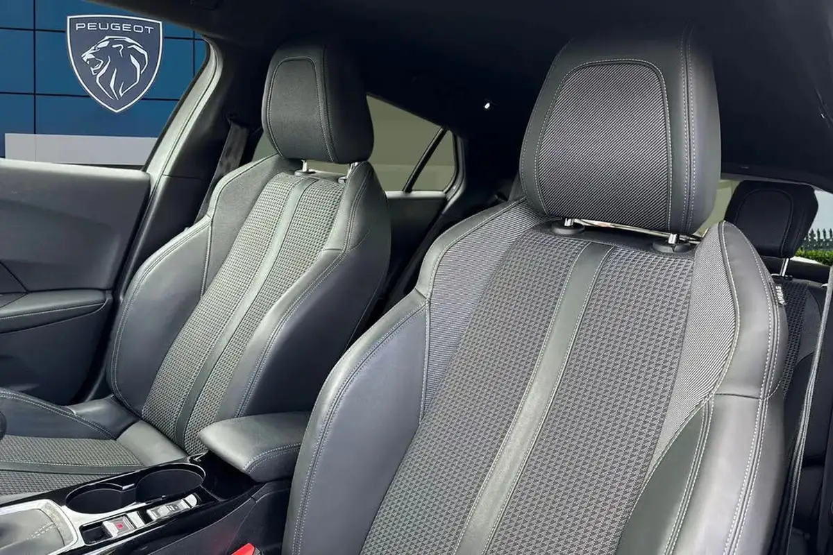 2020-peugeot-2008-suv-12-puretech-gt-line-big-15