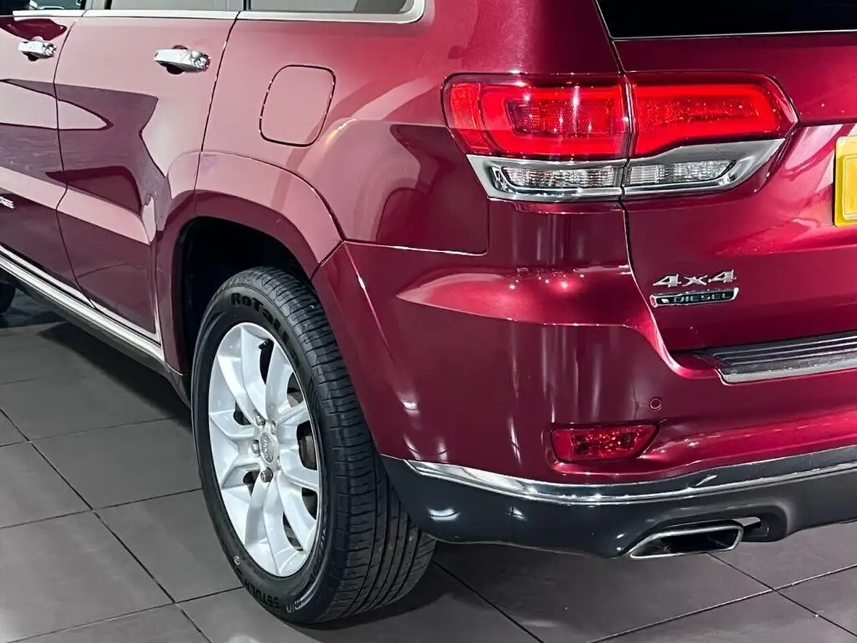 2015-jeep-grand-cherokee-30crd-summit-big-36