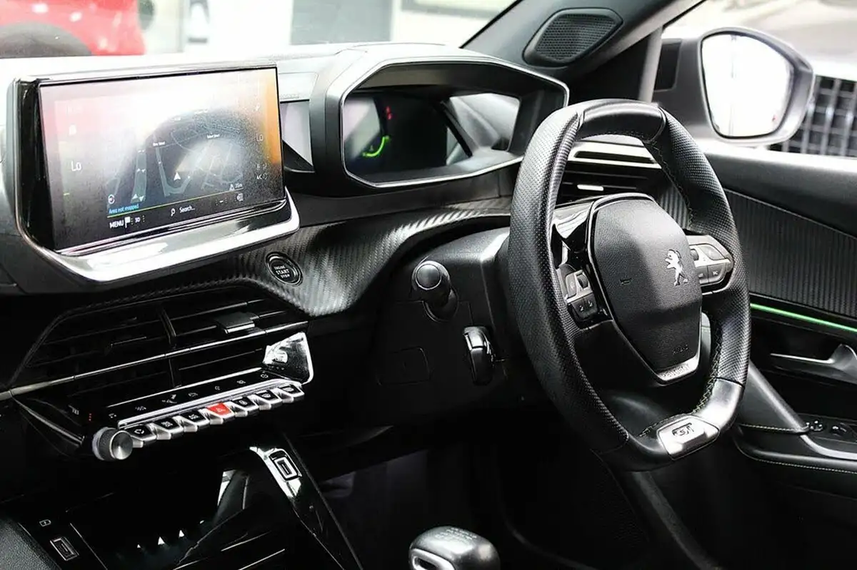 2021-peugeot-2008-suv-12-puretech-gt-big-23