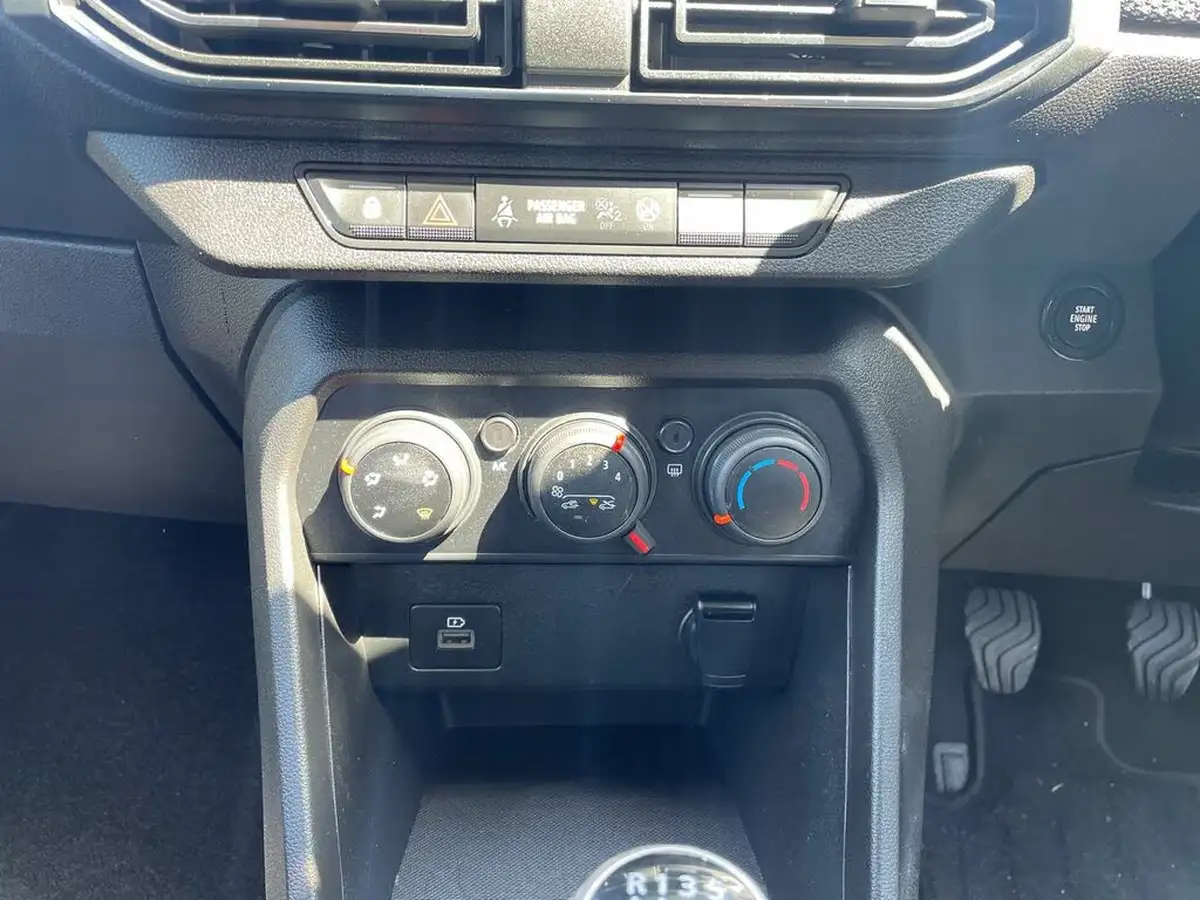 2022-dacia-sandero-10-tce-comfort-90bhp-big-17