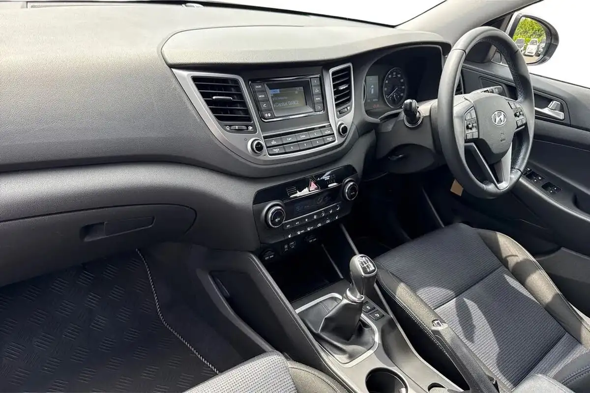 2017-hyundai-tucson-16-gdi-blue-drive-se-big-14