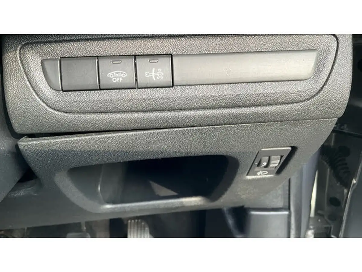 2018-peugeot-2008-suv-12-puretech-active-82bhp-ss-big-21