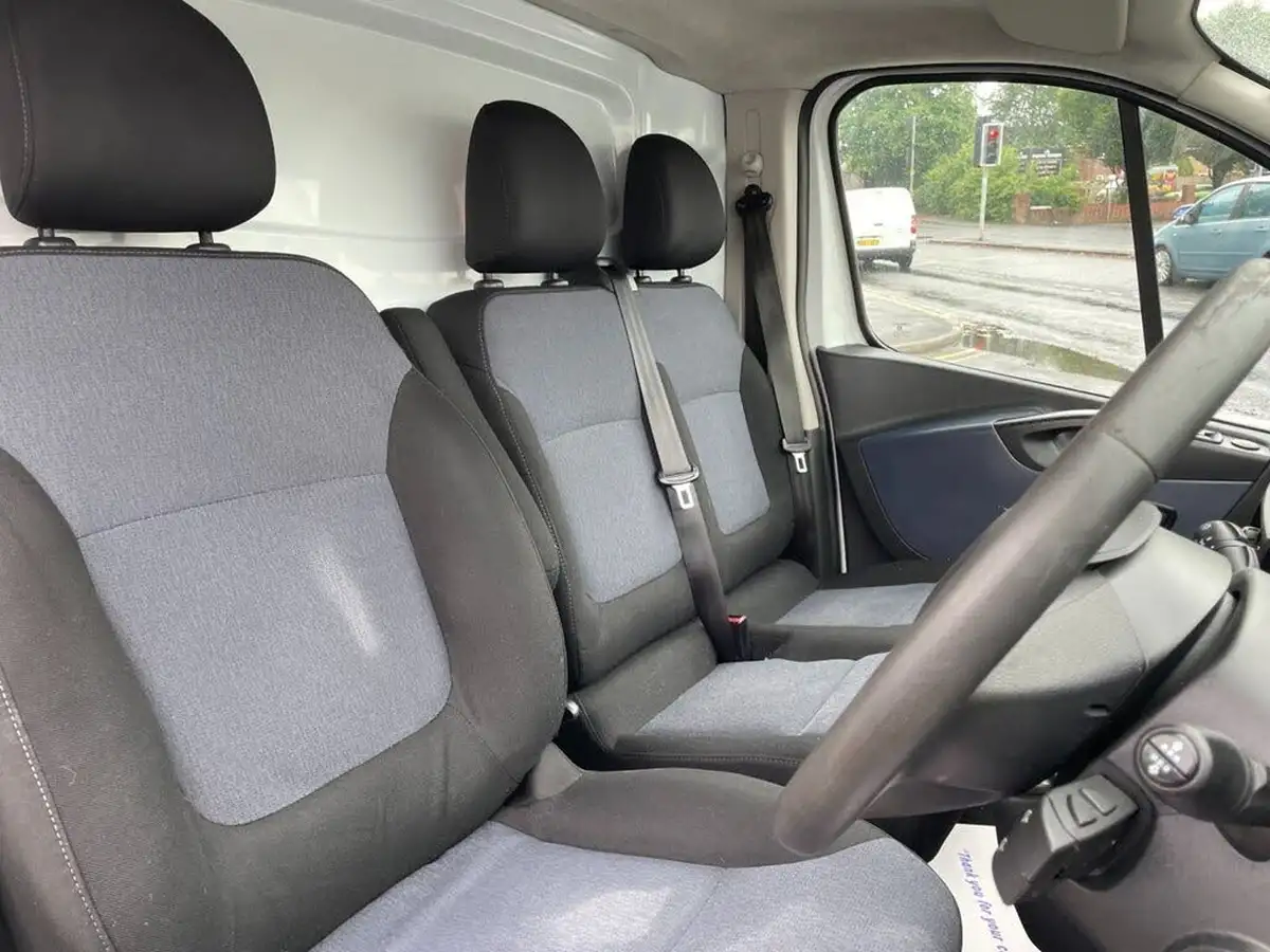 2015-vauxhall-vivaro-16cdti-2900-l2h1-115ps-refrigerated-van-big-17