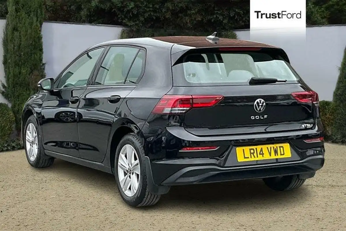 2020-volkswagen-golf-15-etsi-life-150ps-hatchback-big-1