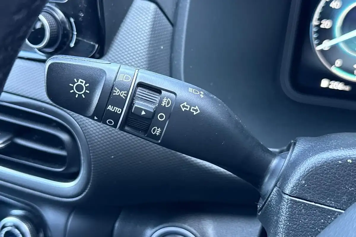 2022-hyundai-kona-16-gdi-premium-big-30