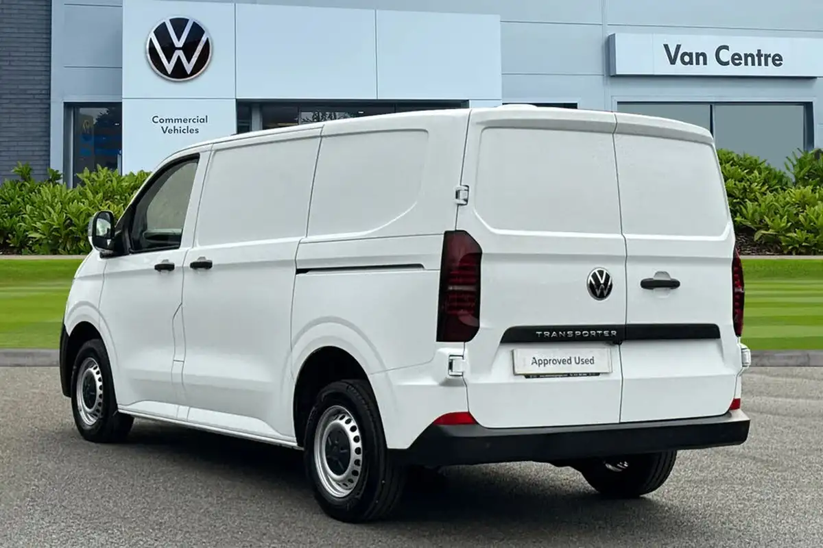 2025-volkswagen-transporter-20tdi-t30-commerce-plus-bmt-swb-150pseu6e-big-1