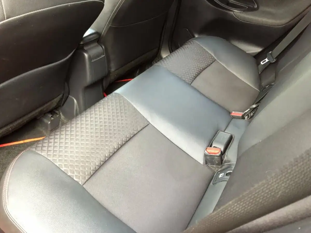 2021-toyota-yaris-15-vvt-i-launch-edition-big-26