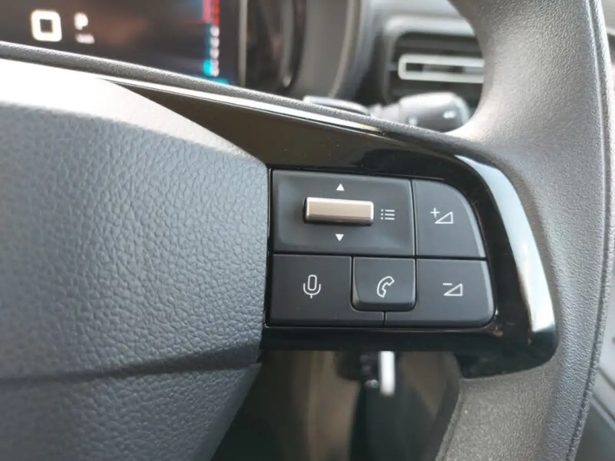 2025-citroen-berlingo-15bluehdi-plus-m-size-130ps-eat8-big-17