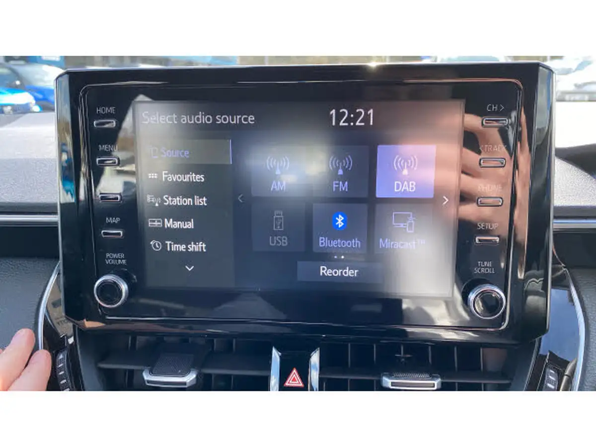 2019-toyota-corolla-12-vvt-i-icon-tech-trk-hatchback-big-30