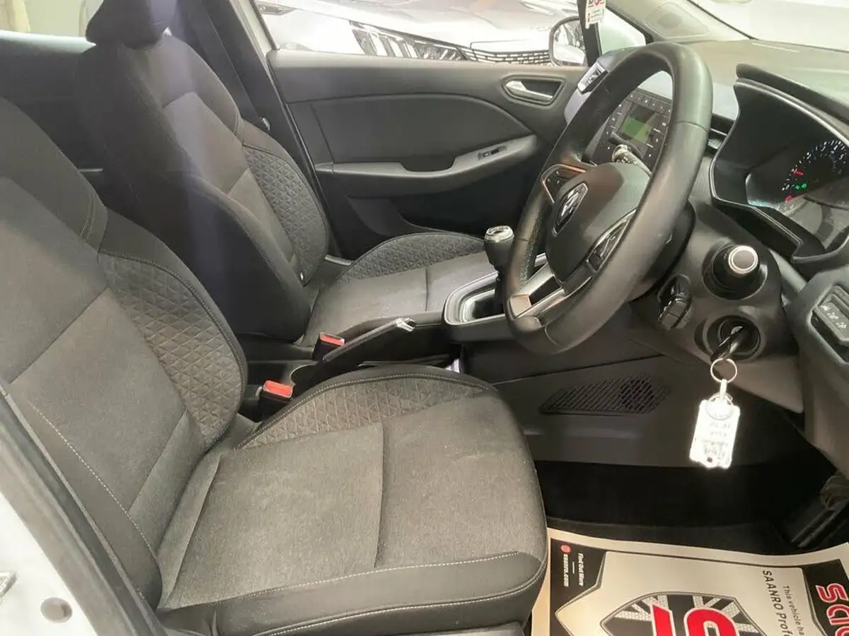 2020-renault-clio-10-sce-play-75bhp-big-23