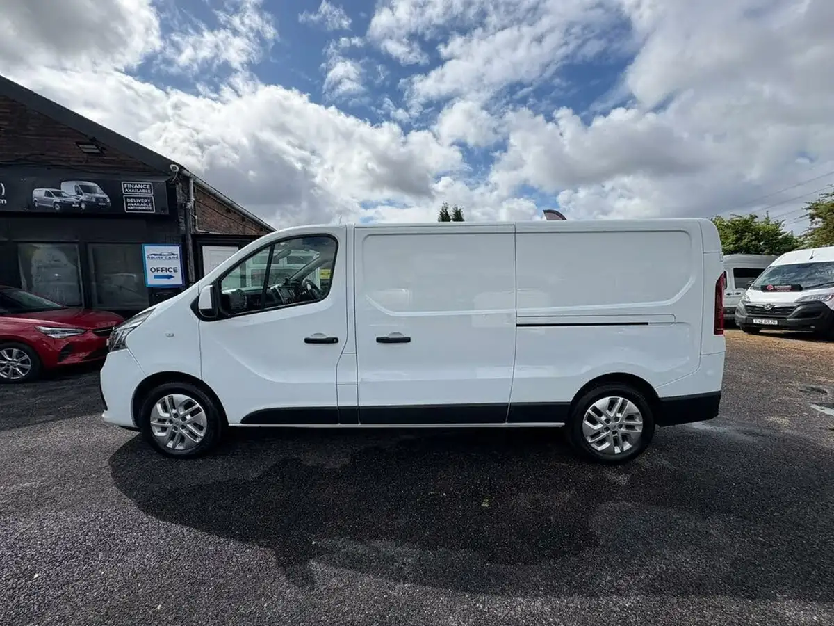 2020-renault-trafic-20dci-ll30-energy-120-sport-big-12