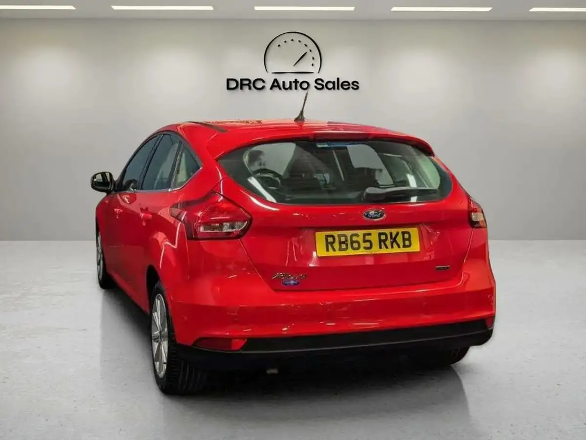 2015-ford-focus-10-titanium-t-125ps-hatchback-big-14