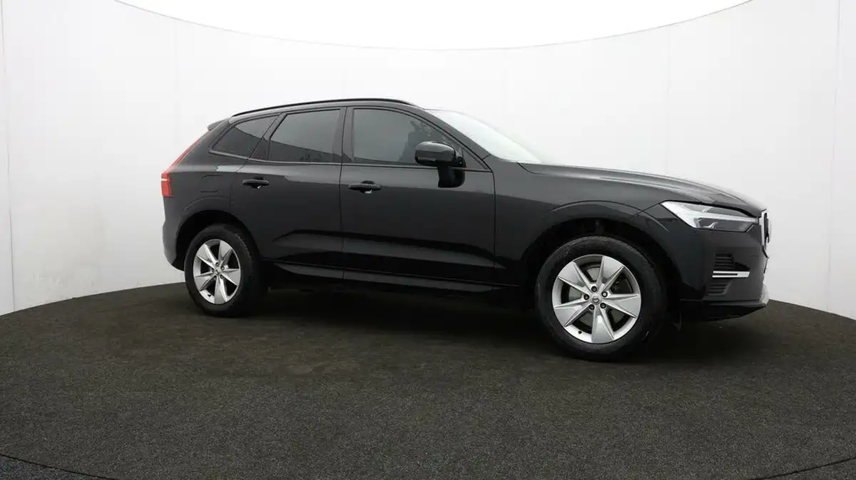 2021-volvo-xc60-20-b5-momentum-big-45