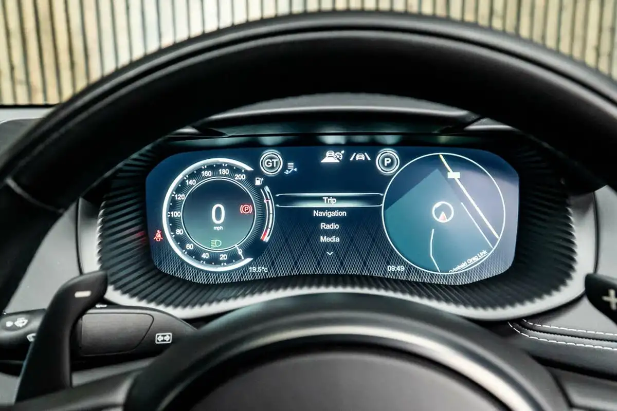 2022-aston-martin-dbx-40-v8-big-34
