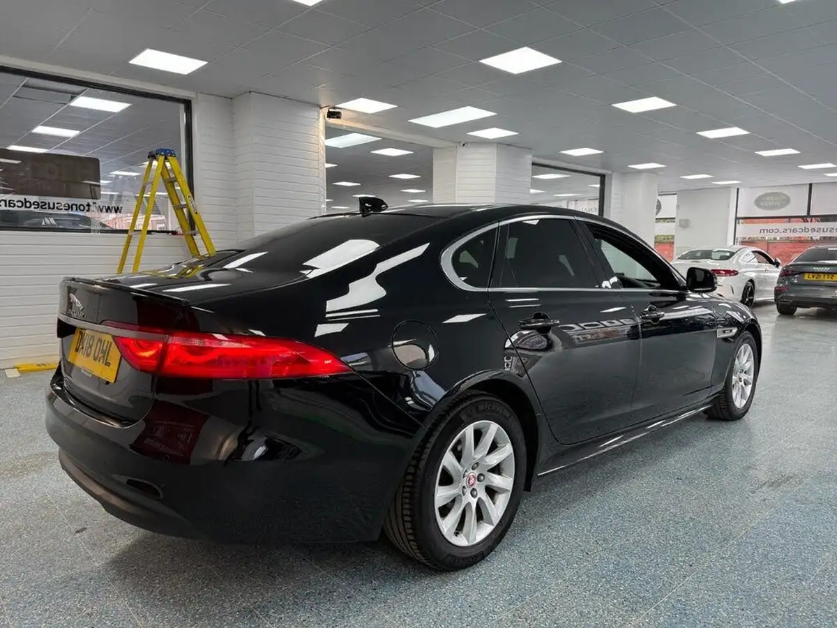 2018-jaguar-xf-20td-r-sport-163ps-saloon-4d-1999cc-big-1