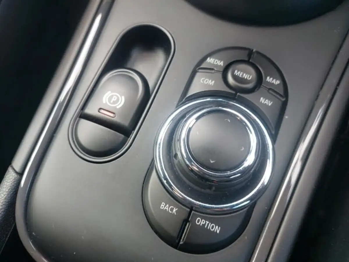 2021-mini-countryman-15-cooper-exclusive-big-15