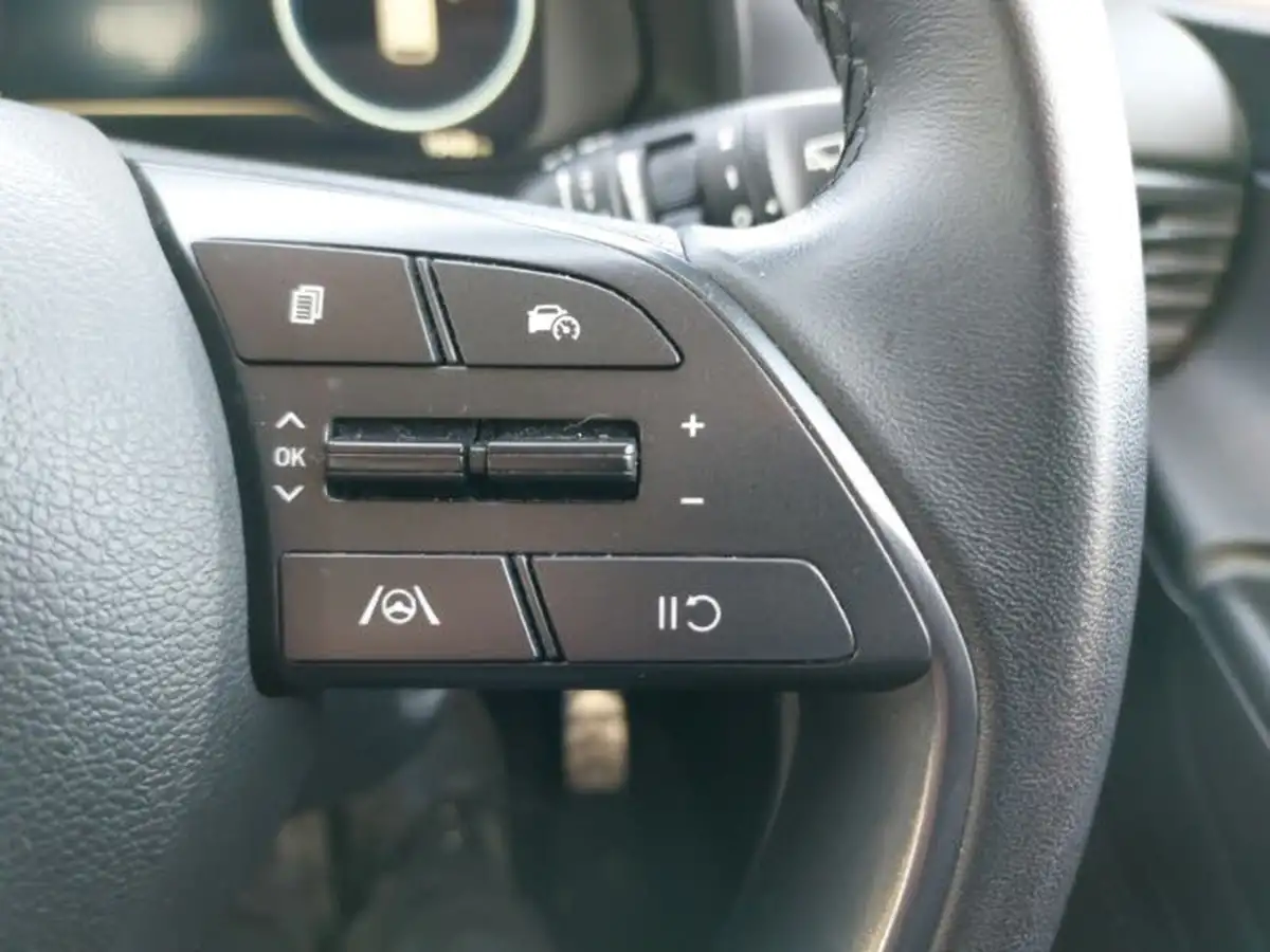 2022-hyundai-bayon-10-t-gdi-se-connect-dct-big-17