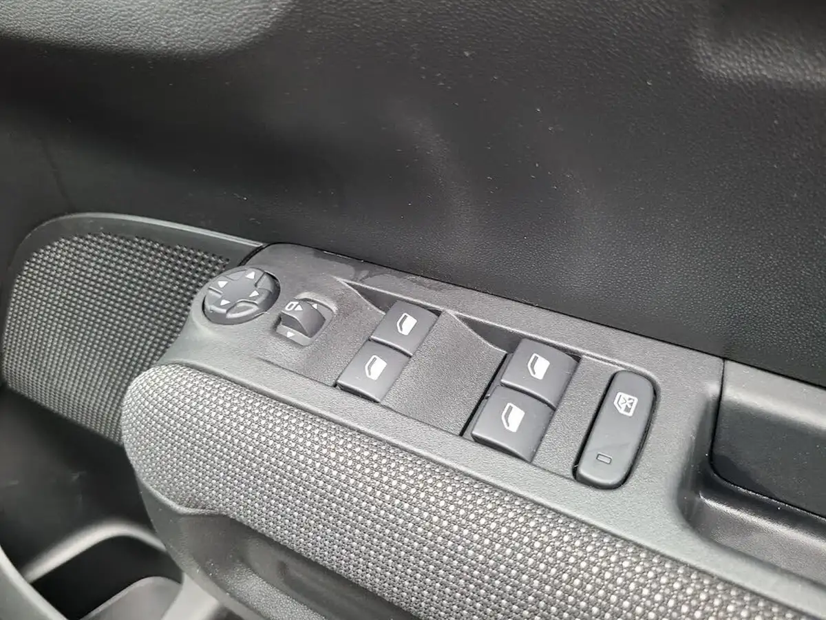 2024-citroen-c3-aircross-12-puretech-you-big-11