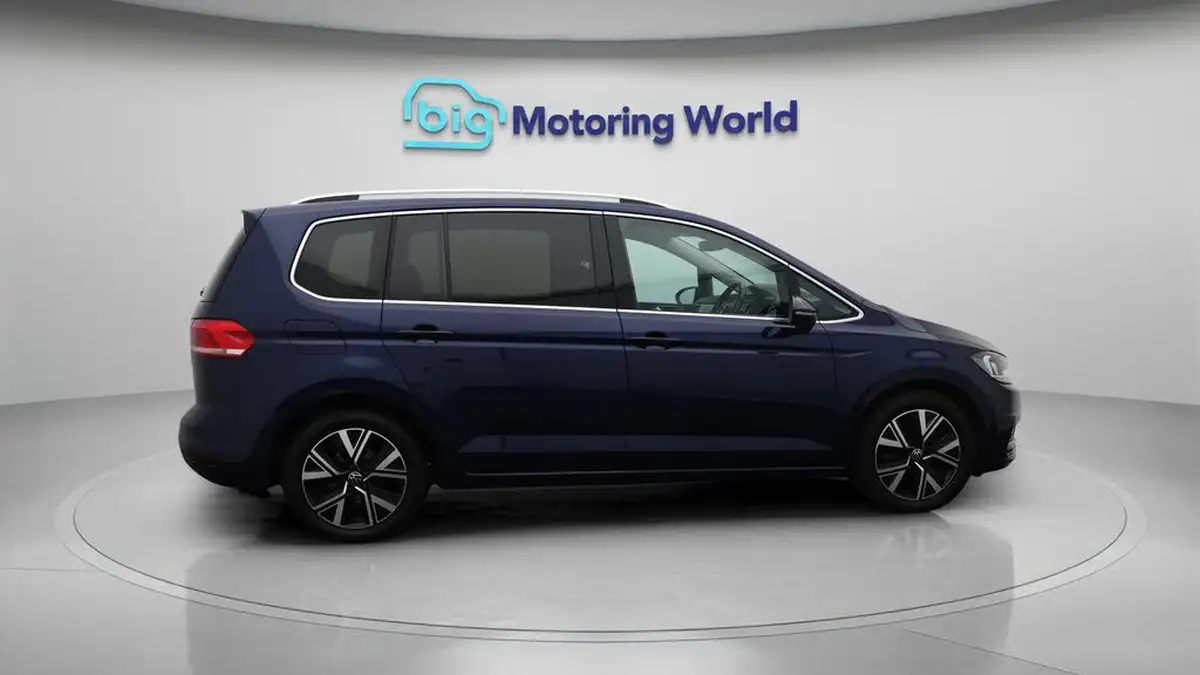 2020-volkswagen-touran-15-tsi-sel-dsg-big-8