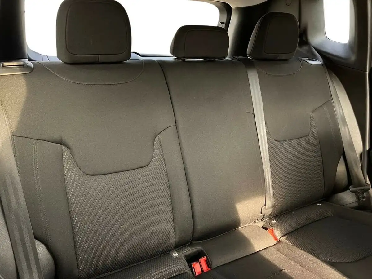 2021-jeep-renegade-13-gse-night-eagle-big-18