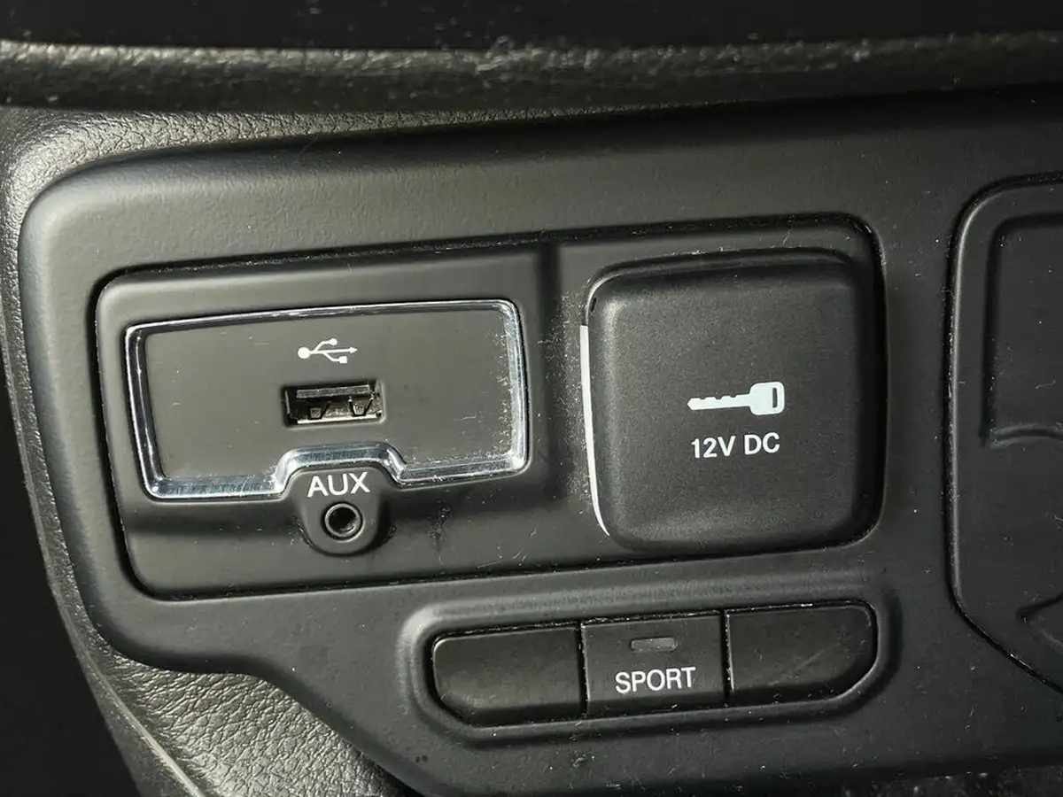 2021-jeep-renegade-13-gse-night-eagle-big-40