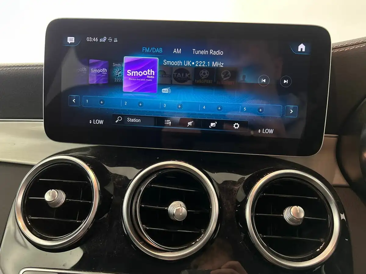 2022-mercedes-benz-glc-class-20d-glc220d-amg-line-195ps-station-wagon-5d-1950cc-4matic-plus-big-24