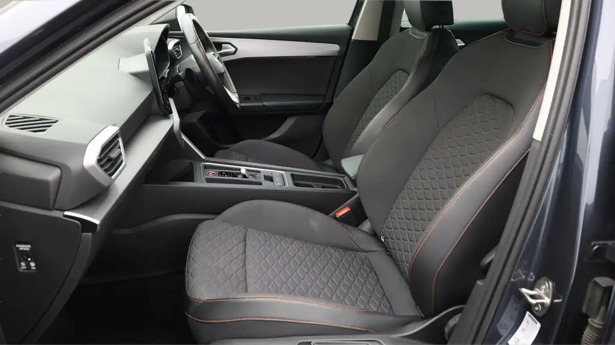2020-seat-leon-14-e-hybrid-fr-hatchback-big-13