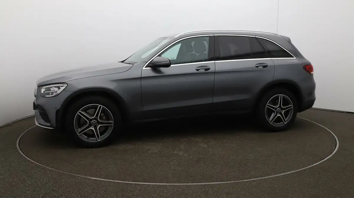 2022-mercedes-benz-glc-class-20d-glc220d-amg-line-195ps-station-wagon-5d-1950cc-4matic-plus-big-65