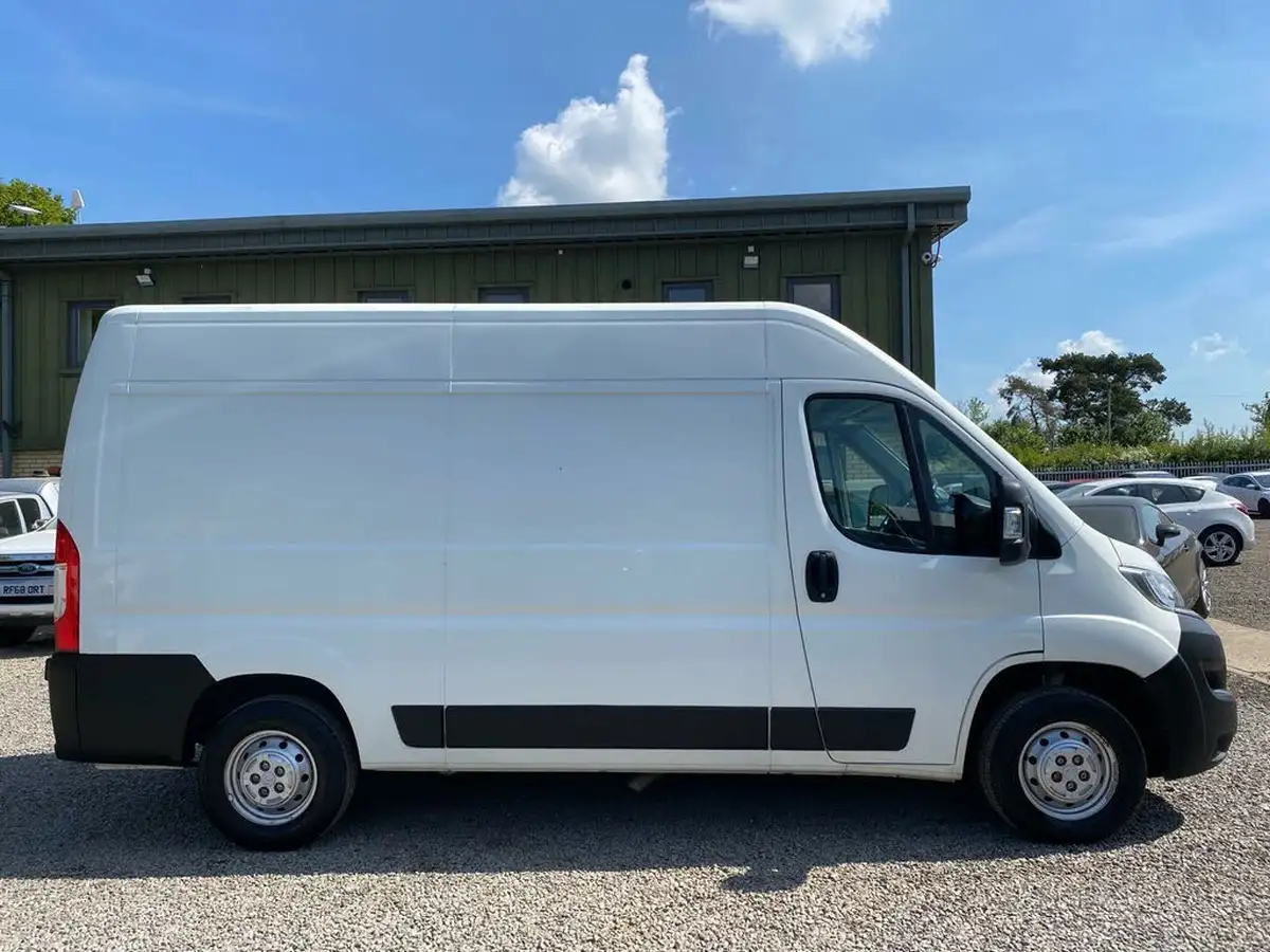 2018-citroen-relay-20bluehdi-35-l2h2-big-21