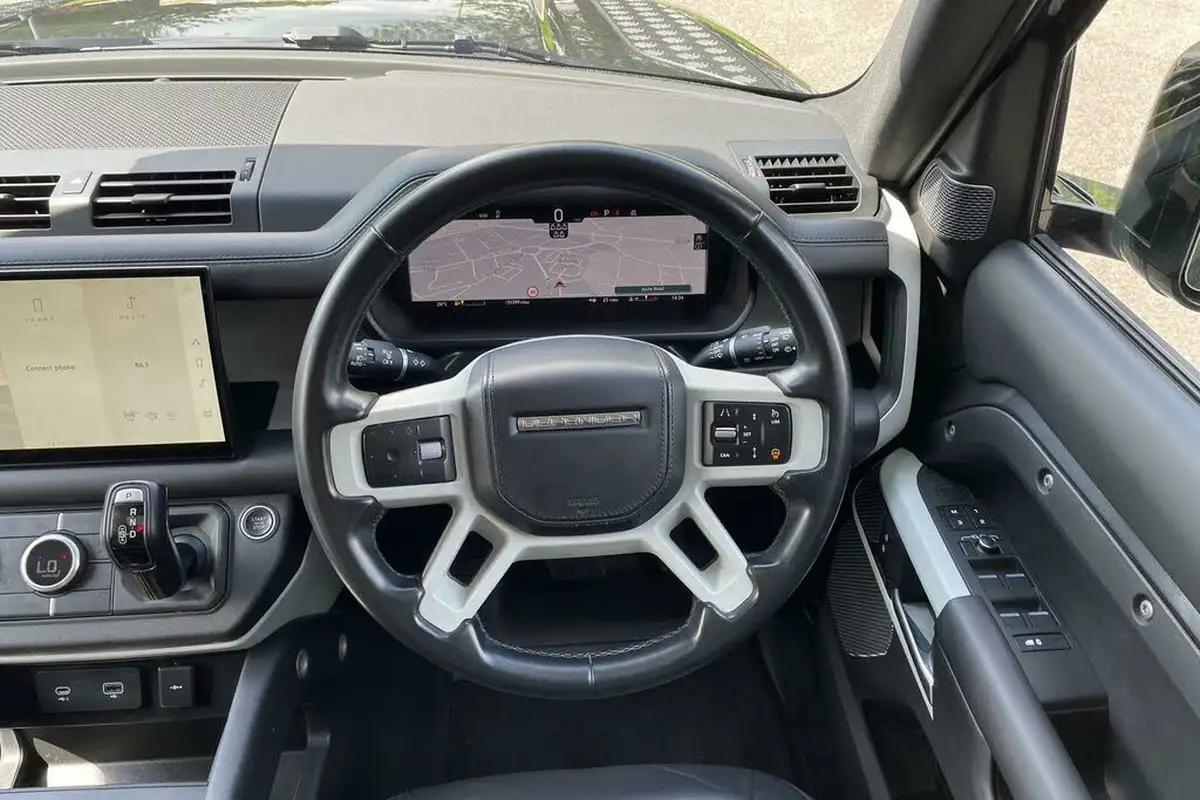 2022-land-rover-110-defender-30-d300-hse-big-11